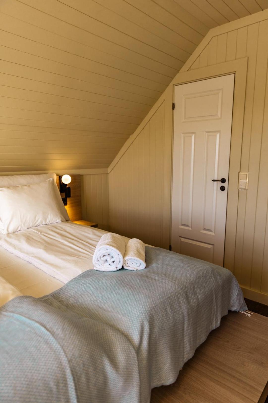 Skata Boutique Hotel Henningsvær Exterior photo