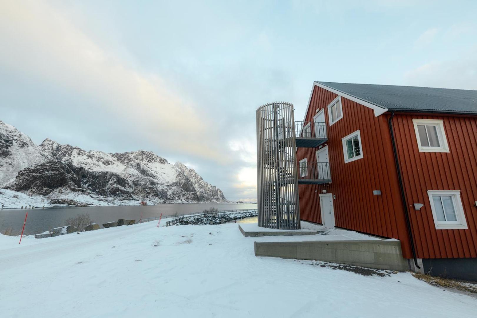 Skata Boutique Hotel Henningsvær Exterior photo