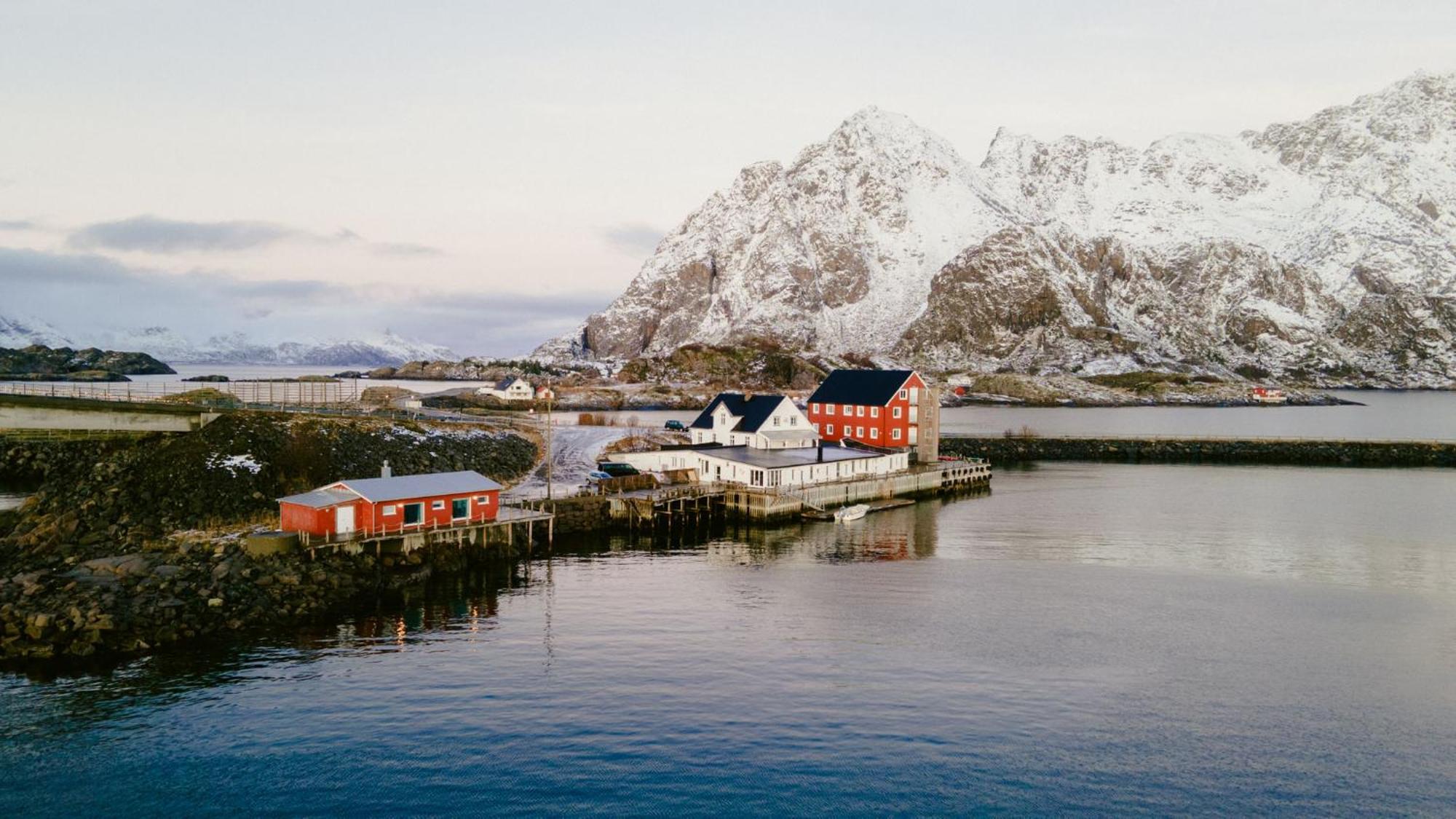 Skata Boutique Hotel Henningsvær Exterior photo